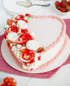 Erdbeer Herz Torte