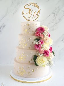 Hovjzeitstorte Rosa mit Blumen Back Bienchen