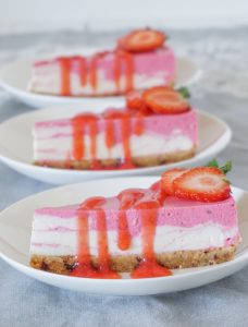 Erdbeer-Swirl-Käsekuchen